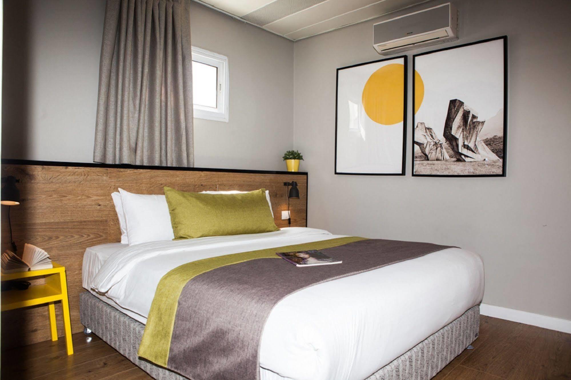Olive The White House Hotell Tel Aviv Exteriör bild